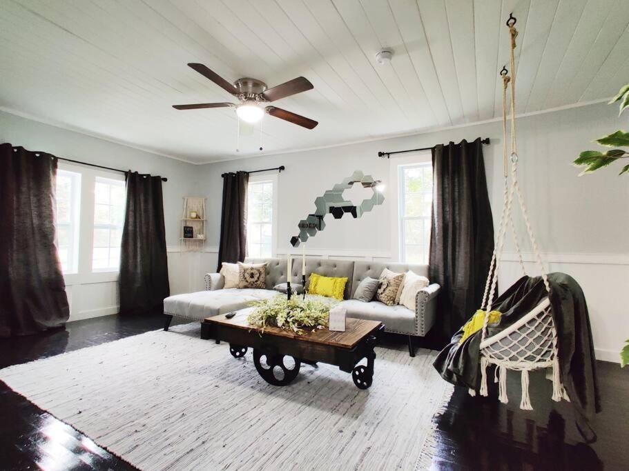 Honeycomb Gem, Beautifully Designed & Near Downtown Thomasville Eksteriør billede