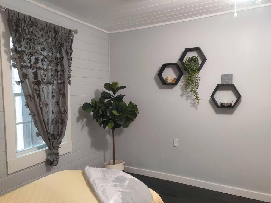 Honeycomb Gem, Beautifully Designed & Near Downtown Thomasville Eksteriør billede