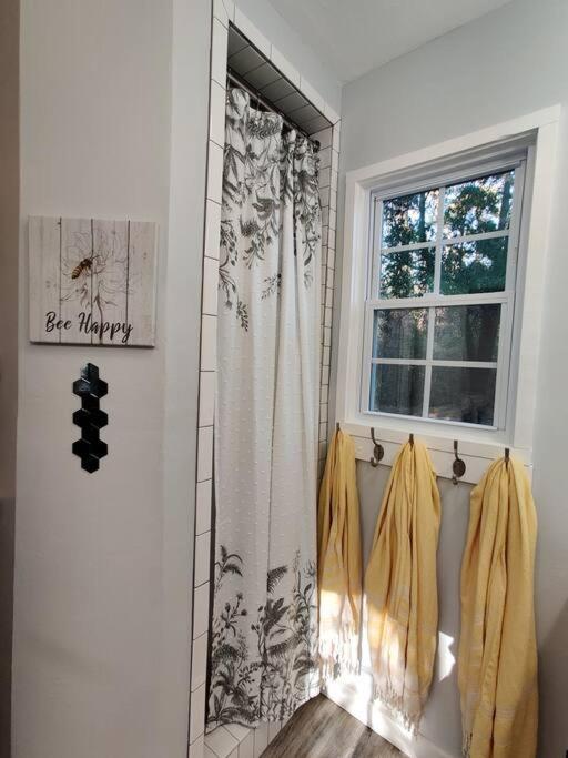 Honeycomb Gem, Beautifully Designed & Near Downtown Thomasville Eksteriør billede